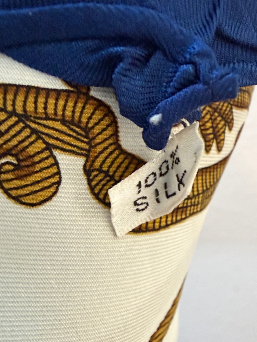 🇫🇷Hermès Carré 90 Les Armes de Paris Silk Scarf 34” Vintage Multi ❤️ - Picture 3 of 14
